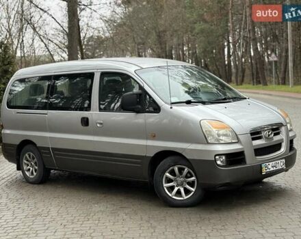 Сірий Хендай H-1, об'ємом двигуна 2.35 л та пробігом 175 тис. км за 4999 $, фото 23 на Automoto.ua