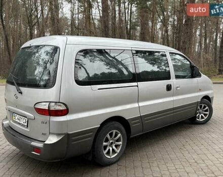 Серый Хендай H-1, объемом двигателя 2.35 л и пробегом 175 тыс. км за 4750 $, фото 31 на Automoto.ua