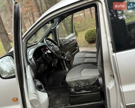 Сірий Хендай H-1, об'ємом двигуна 2.35 л та пробігом 175 тис. км за 4999 $, фото 42 на Automoto.ua