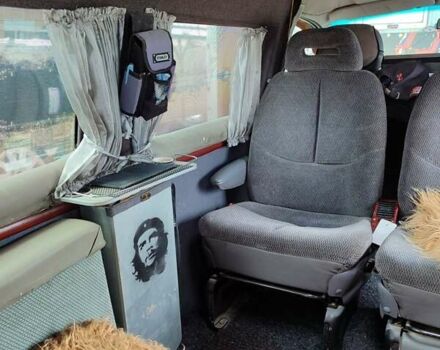 Серый Хендай H-1, объемом двигателя 2.5 л и пробегом 260 тыс. км за 5999 $, фото 9 на Automoto.ua