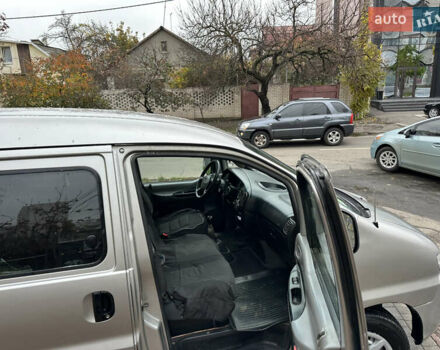 Серый Хендай H-1, объемом двигателя 2.5 л и пробегом 192 тыс. км за 5350 $, фото 12 на Automoto.ua