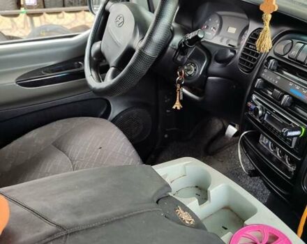 Серый Хендай H-1, объемом двигателя 2.5 л и пробегом 260 тыс. км за 5999 $, фото 5 на Automoto.ua