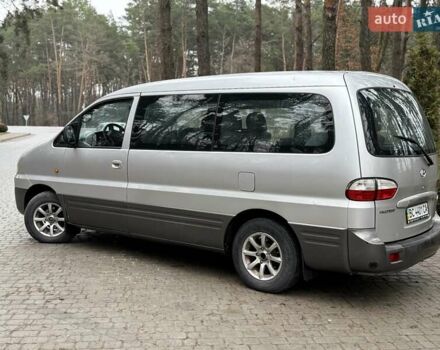 Серый Хендай H-1, объемом двигателя 2.35 л и пробегом 175 тыс. км за 4550 $, фото 30 на Automoto.ua