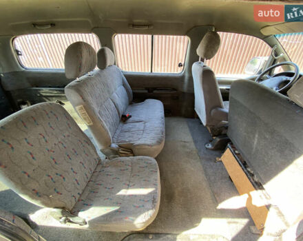 Серый Хендай H-1, объемом двигателя 2.48 л и пробегом 300 тыс. км за 3300 $, фото 6 на Automoto.ua