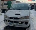 Серый Хендай H-1, объемом двигателя 2.5 л и пробегом 221 тыс. км за 3000 $, фото 1 на Automoto.ua