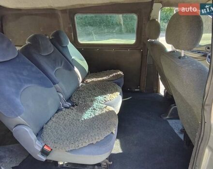 Серый Хендай H-1, объемом двигателя 2.5 л и пробегом 355 тыс. км за 5400 $, фото 20 на Automoto.ua