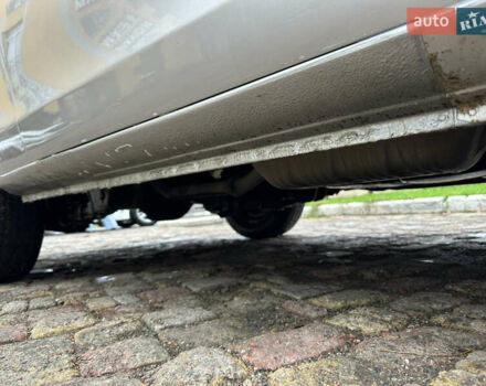 Серый Хендай H-1, объемом двигателя 2.5 л и пробегом 192 тыс. км за 5350 $, фото 6 на Automoto.ua