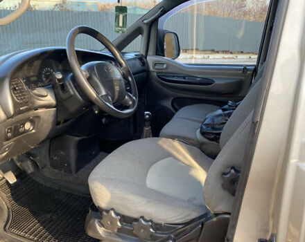 Серый Хендай H-1, объемом двигателя 2.48 л и пробегом 311 тыс. км за 5799 $, фото 11 на Automoto.ua