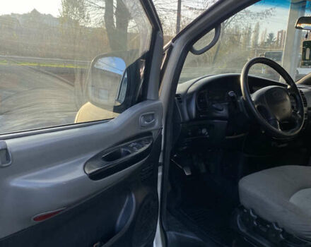 Серый Хендай H-1, объемом двигателя 2.48 л и пробегом 311 тыс. км за 5799 $, фото 21 на Automoto.ua