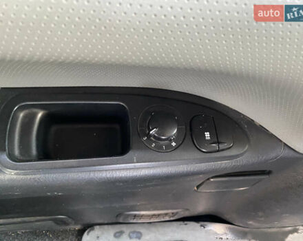 Серый Хендай H-1, объемом двигателя 2.48 л и пробегом 311 тыс. км за 5799 $, фото 25 на Automoto.ua