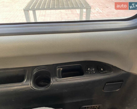 Серый Хендай H-1, объемом двигателя 2.48 л и пробегом 311 тыс. км за 5799 $, фото 26 на Automoto.ua