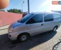 Серый Хендай H-1, объемом двигателя 2.35 л и пробегом 250 тыс. км за 4800 $, фото 2 на Automoto.ua