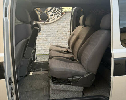 Сірий Хендай H-1, об'ємом двигуна 2.5 л та пробігом 265 тис. км за 6900 $, фото 9 на Automoto.ua