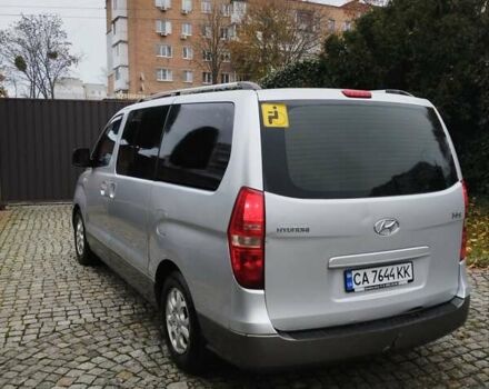 Серый Хендай H-1, объемом двигателя 2.5 л и пробегом 324 тыс. км за 7999 $, фото 8 на Automoto.ua