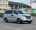 Серый Хендай H-1, объемом двигателя 2.5 л и пробегом 280 тыс. км за 9800 $, фото 1 на Automoto.ua