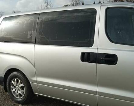 Серый Хендай H-1, объемом двигателя 2.5 л и пробегом 311 тыс. км за 8700 $, фото 20 на Automoto.ua