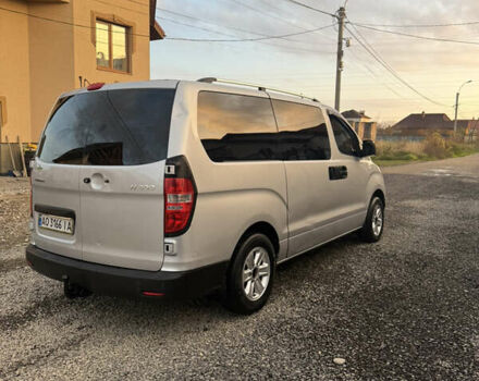 Сірий Хендай H-1, об'ємом двигуна 2.5 л та пробігом 265 тис. км за 6900 $, фото 18 на Automoto.ua