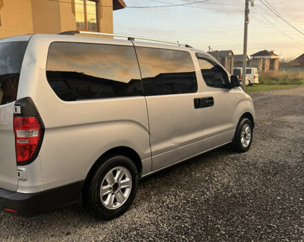 Сірий Хендай H-1, об'ємом двигуна 2.5 л та пробігом 265 тис. км за 6900 $, фото 6 на Automoto.ua