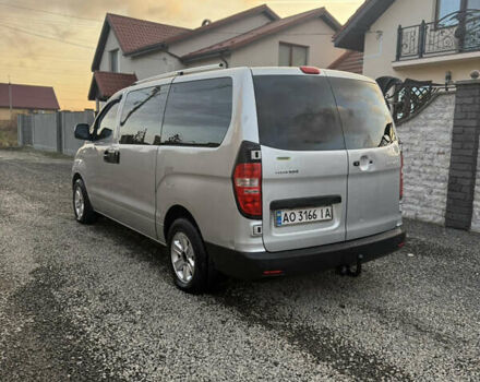 Сірий Хендай H-1, об'ємом двигуна 2.5 л та пробігом 265 тис. км за 6900 $, фото 5 на Automoto.ua