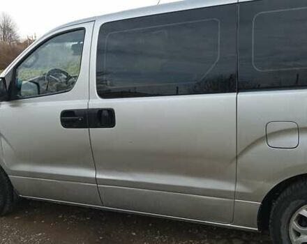 Серый Хендай H-1, объемом двигателя 2.5 л и пробегом 311 тыс. км за 8700 $, фото 23 на Automoto.ua