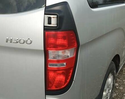 Серый Хендай H-1, объемом двигателя 2.5 л и пробегом 311 тыс. км за 8700 $, фото 26 на Automoto.ua