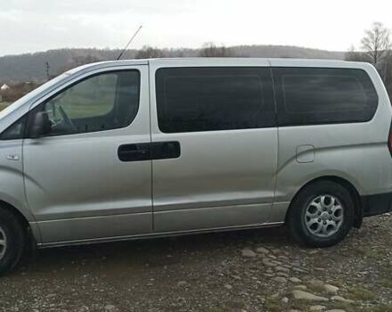 Серый Хендай H-1, объемом двигателя 2.5 л и пробегом 311 тыс. км за 8700 $, фото 24 на Automoto.ua