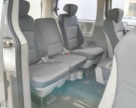 Серый Хендай H-1, объемом двигателя 2.36 л и пробегом 554 тыс. км за 6200 $, фото 9 на Automoto.ua