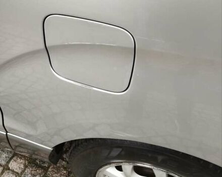 Серый Хендай H-1, объемом двигателя 2.5 л и пробегом 324 тыс. км за 7999 $, фото 13 на Automoto.ua