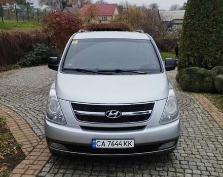 Серый Хендай H-1, объемом двигателя 2.5 л и пробегом 324 тыс. км за 7999 $, фото 10 на Automoto.ua