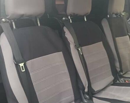 Серый Хендай H-1, объемом двигателя 2.5 л и пробегом 311 тыс. км за 8700 $, фото 12 на Automoto.ua