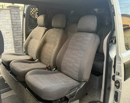 Сірий Хендай H-1, об'ємом двигуна 2.5 л та пробігом 265 тис. км за 6900 $, фото 10 на Automoto.ua