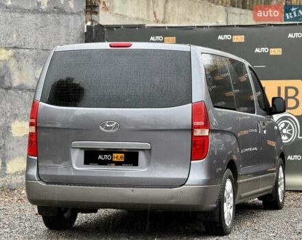 Серый Хендай H-1, объемом двигателя 2.5 л и пробегом 219 тыс. км за 11000 $, фото 7 на Automoto.ua