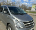 Серый Хендай H-1, объемом двигателя 2.5 л и пробегом 335 тыс. км за 8500 $, фото 1 на Automoto.ua