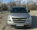 Серый Хендай H-1, объемом двигателя 2.5 л и пробегом 335 тыс. км за 8500 $, фото 1 на Automoto.ua