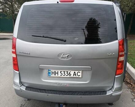 Сірий Хендай H-1, об'ємом двигуна 2.5 л та пробігом 334 тис. км за 11500 $, фото 5 на Automoto.ua