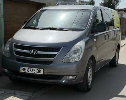 Серый Хендай H-1, объемом двигателя 2.5 л и пробегом 175 тыс. км за 14500 $, фото 7 на Automoto.ua