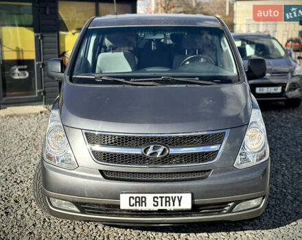 Сірий Хендай H-1, об'ємом двигуна 2.5 л та пробігом 182 тис. км за 13500 $, фото 14 на Automoto.ua