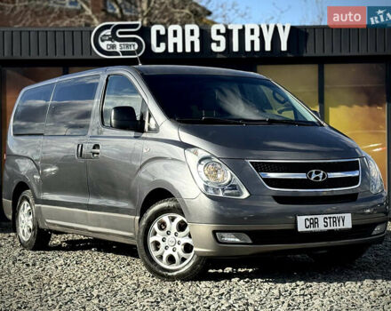 Сірий Хендай H-1, об'ємом двигуна 2.5 л та пробігом 182 тис. км за 13500 $, фото 17 на Automoto.ua