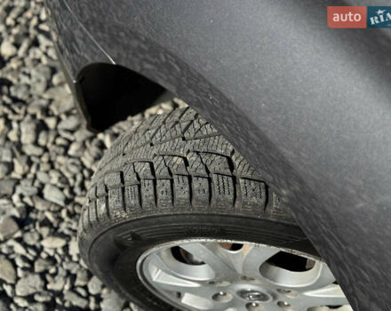 Серый Хендай H-1, объемом двигателя 2.5 л и пробегом 182 тыс. км за 12999 $, фото 21 на Automoto.ua