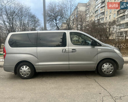 Хендай H-1 2011 в Золочев на Automoto.ua Серый Хендай H-1, объемом двигателя 2.5 л и пробегом 275 тыс. км за 14000 $, фото 5 на Automoto.ua