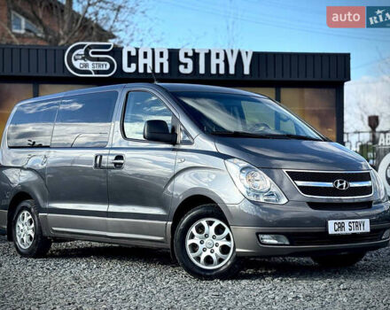 Серый Хендай H-1, объемом двигателя 2.5 л и пробегом 182 тыс. км за 12999 $, фото 10 на Automoto.ua
