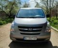 Серый Хендай H-1, объемом двигателя 2.5 л и пробегом 213 тыс. км за 11900 $, фото 1 на Automoto.ua