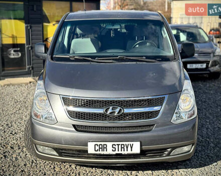 Серый Хендай H-1, объемом двигателя 2.5 л и пробегом 182 тыс. км за 12999 $, фото 7 на Automoto.ua