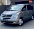 Серый Хендай H-1, объемом двигателя 2.5 л и пробегом 215 тыс. км за 14299 $, фото 1 на Automoto.ua