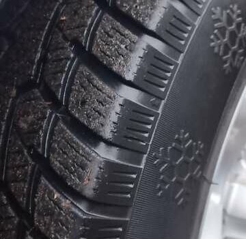 Серый Хендай H-1, объемом двигателя 2.5 л и пробегом 216 тыс. км за 12700 $, фото 12 на Automoto.ua