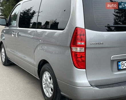 Серый Хендай H-1, объемом двигателя 2.5 л и пробегом 168 тыс. км за 17300 $, фото 14 на Automoto.ua