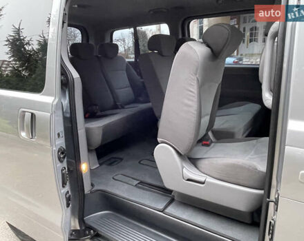 Серый Хендай H-1, объемом двигателя 2.5 л и пробегом 168 тыс. км за 17300 $, фото 38 на Automoto.ua