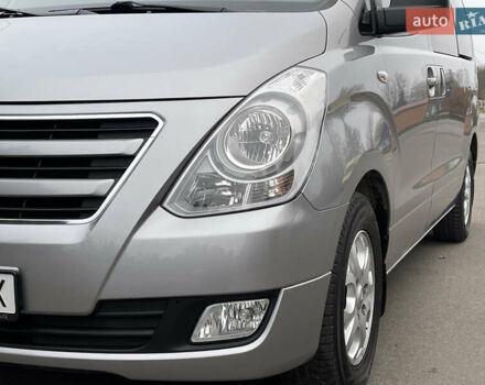 Серый Хендай H-1, объемом двигателя 2.5 л и пробегом 168 тыс. км за 17300 $, фото 8 на Automoto.ua