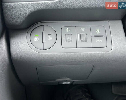 Серый Хендай H-1, объемом двигателя 2.5 л и пробегом 168 тыс. км за 17300 $, фото 49 на Automoto.ua