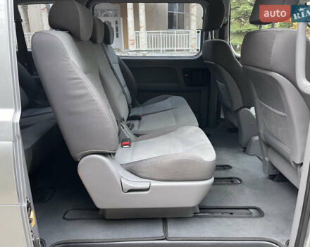 Серый Хендай H-1, объемом двигателя 2.5 л и пробегом 168 тыс. км за 17300 $, фото 35 на Automoto.ua